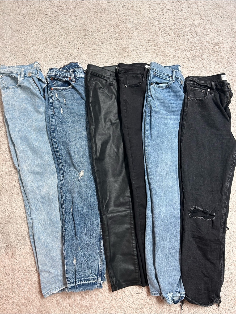 Abercrombie and Fitch Jean Lot - 27 - Picture 2 of 2